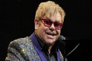 Elton John kórházba került