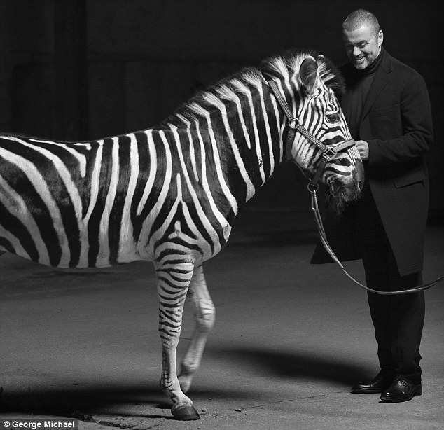 Kate Moss tündököl George Michael White Light klipjében