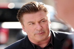 Alec Baldwin örök hűséget esküszik