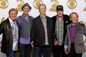 Új albummal ünnepel a The Beach Boys